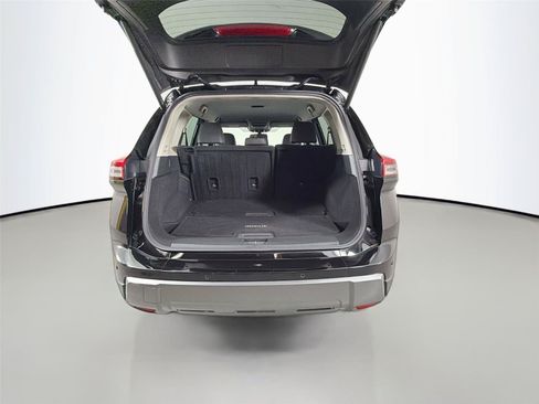 Used 2024 Nissan Rogue SL FWD image 24