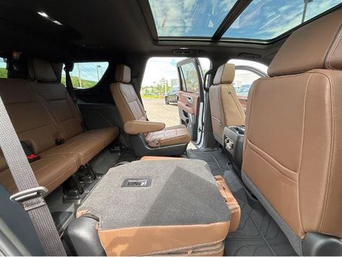 New 2026 Chevrolet Tahoe High Country AWD/4WD image 7