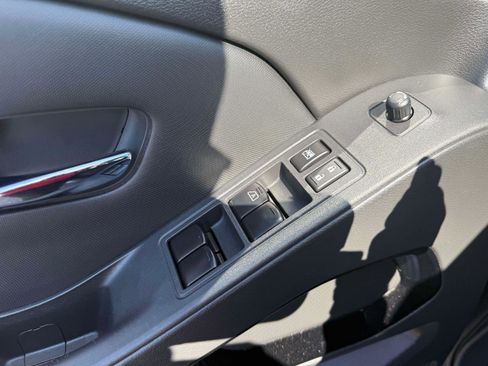 Used 2023 Nissan Frontier SV w/ Midnight Edition Package image 19