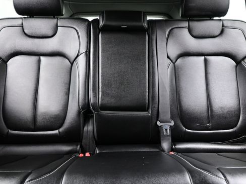 Used 2024 Jeep Grand Cherokee Limited w/ Black Appearance Package image 16