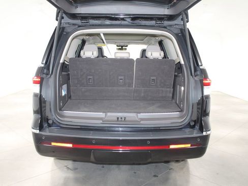 Used 2023 Lincoln Navigator Reserve image 17