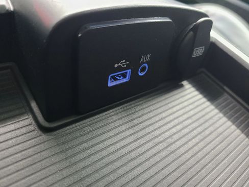 Used 2017 RAM 1500 Laramie w/ Convenience Group image 32