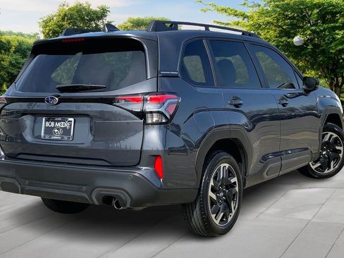 Certified 2025 Subaru Forester Limited image 6