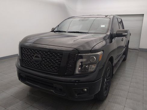 Used 2018 Nissan Titan SV w/ SV Convenience Package image 15