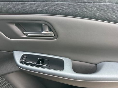 New 2026 Nissan Leaf Platinum+ w/ Cargo Package (Platinum+) image 21