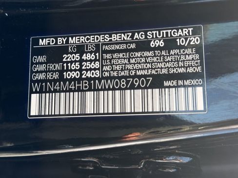 Used 2021 Mercedes-Benz GLB 250 4MATIC w/ Premium Package image 27
