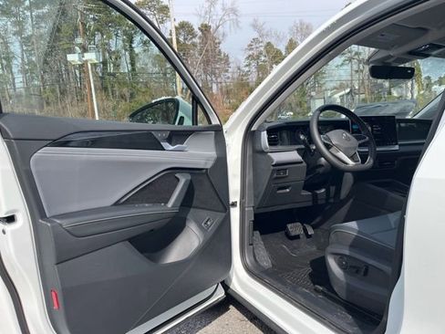 New 2026 Volkswagen Tiguan SE image 4