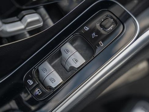 Certified 2022 Mercedes-Benz S 500 4MATIC w/ AMG Line Package image 30