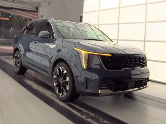Used 2024 Kia Sorento EX w/ Panoramic Sunroof Package FWD image 2