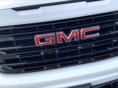 Used 2024 GMC Sierra 1500 Elevation image 32