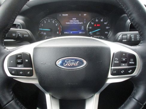 Used 2024 Ford Explorer XLT w/ Equipment Group 202A AWD/4WD image 18