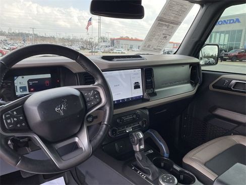 Used 2022 Ford Bronco Wildtrak image 15