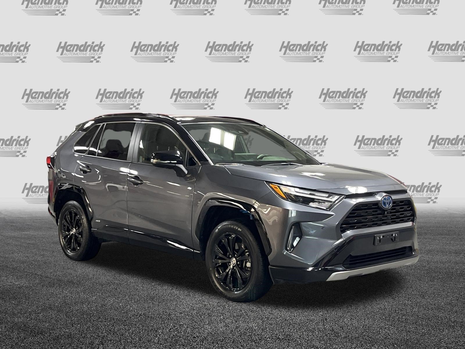 Used 2023 Toyota RAV4 XSE AWD/4WD image 2