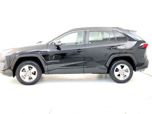 Used 2023 Toyota RAV4 XLE image 3
