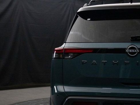 New 2026 Nissan Pathfinder Platinum image 12