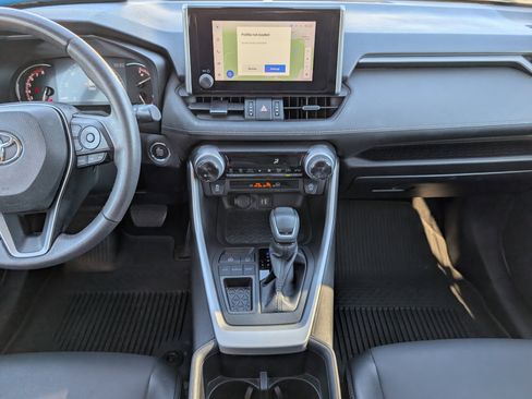 Used 2023 Toyota RAV4 XLE Premium image 7