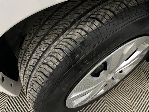 Used 2024 Nissan Versa S w/ Trunk Package image 44