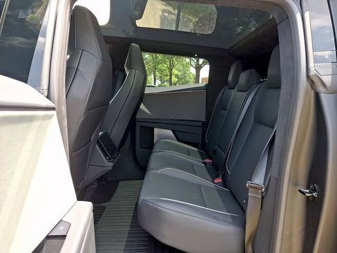 Used 2025 Tesla Cybertruck AWD Crew Cab image 10