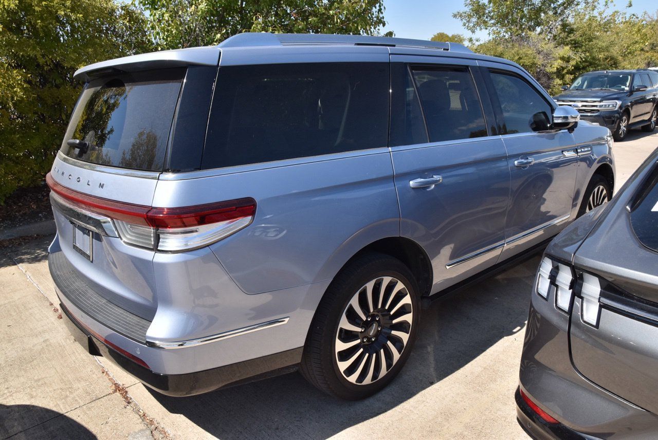 Used 2024 Lincoln Navigator Black Label AWD/4WD image 6
