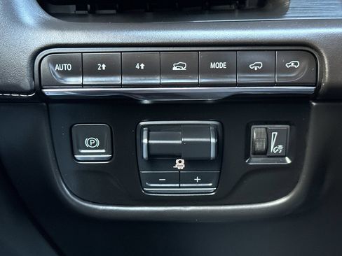 Used 2024 Cadillac Escalade ESV Premium Luxury Platinum AWD/4WD image 32