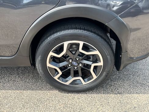 Used 2017 Subaru Crosstrek 2.0i Premium AWD/4WD image 39