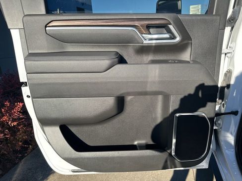 Used 2025 Chevrolet Silverado 2500 LT w/ Safety Package image 10