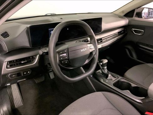 Used 2025 Kia K4 FWD image 14