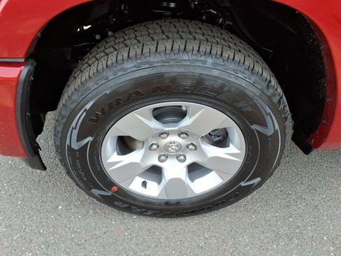 New 2026 RAM 1500 Big Horn AWD/4WD image 9