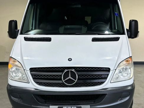 Used 2013 Mercedes-Benz Sprinter 3500 image 3
