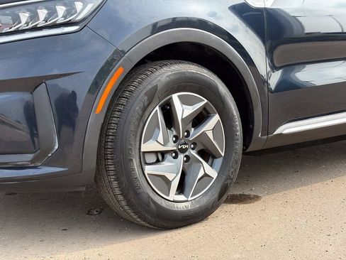 Certified 2022 Kia Sorento S FWD image 9