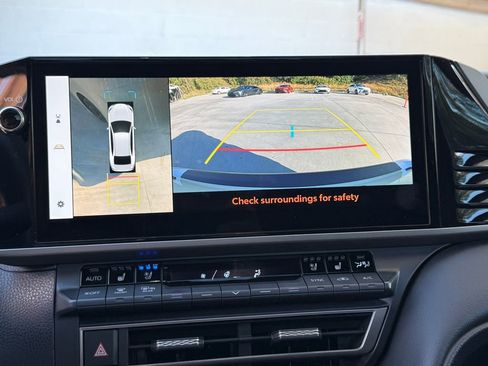 Used 2025 Toyota Camry XSE w/ Premium Plus Package image 7