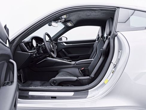 Used 2025 Porsche 911 Turbo S AWD/4WD image 42