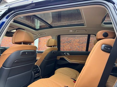 Used 2027 BMW X7 xDrive40i AWD/4WD image 3
