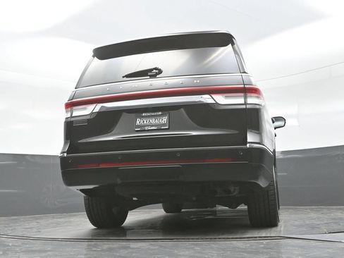 Used 2022 Lincoln Navigator Reserve AWD/4WD image 26