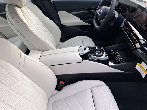Used 2026 BMW 530i RWD image 30