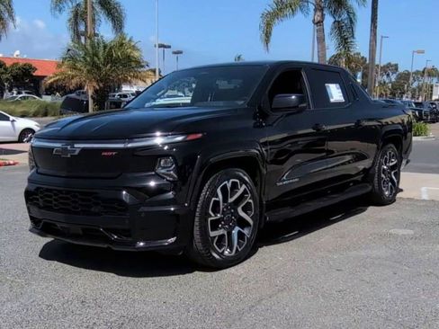 Certified 2024 Chevrolet Silverado EV RST AWD/4WD image 5
