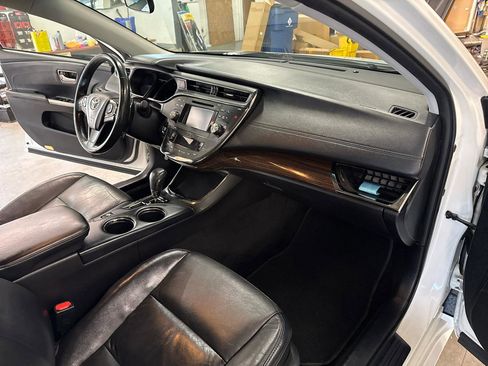 Used 2015 Toyota Avalon XLE FWD image 55