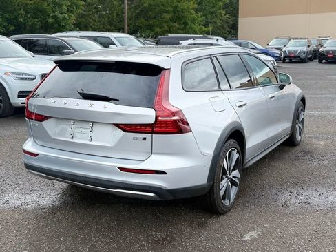 Used 2025 Volvo V60 B5 Cross Country Plus AWD/4WD image 3