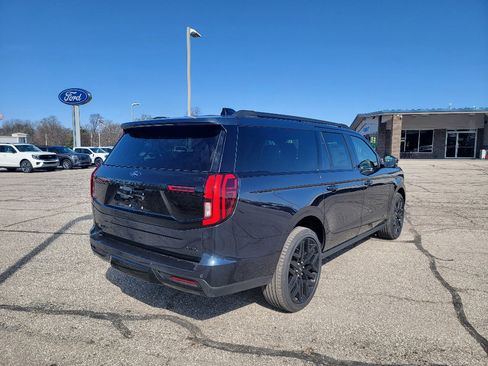 New 2026 Ford Expedition Max Platinum image 8