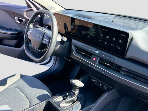 New 2025 Kia K4 LXS image 5