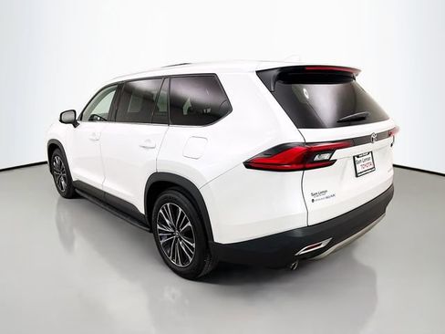 Used 2024 Toyota Grand Highlander AWD Hybrid image 5