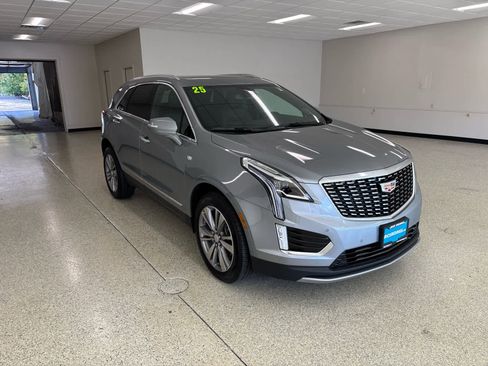 Used 2025 Cadillac XT5 Premium Luxury image 5