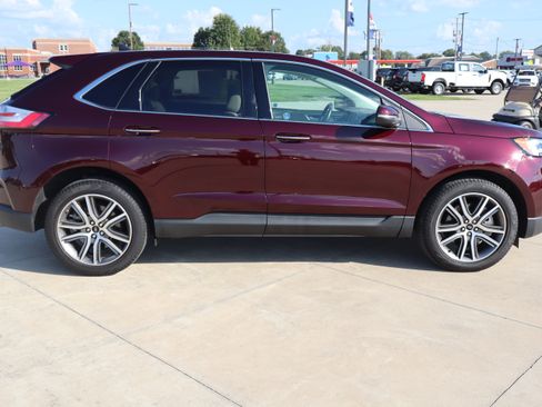 Used 2024 Ford Edge Titanium w/ Equipment Group 301A AWD/4WD image 4