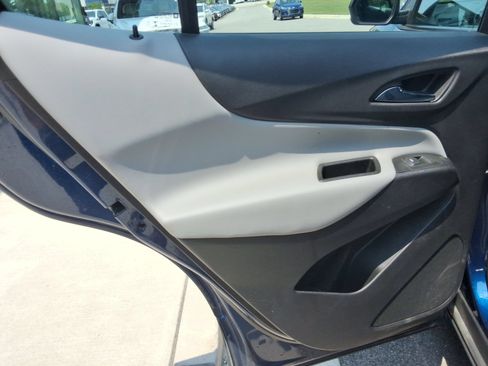 Used 2022 Chevrolet Equinox LS AWD/4WD image 23