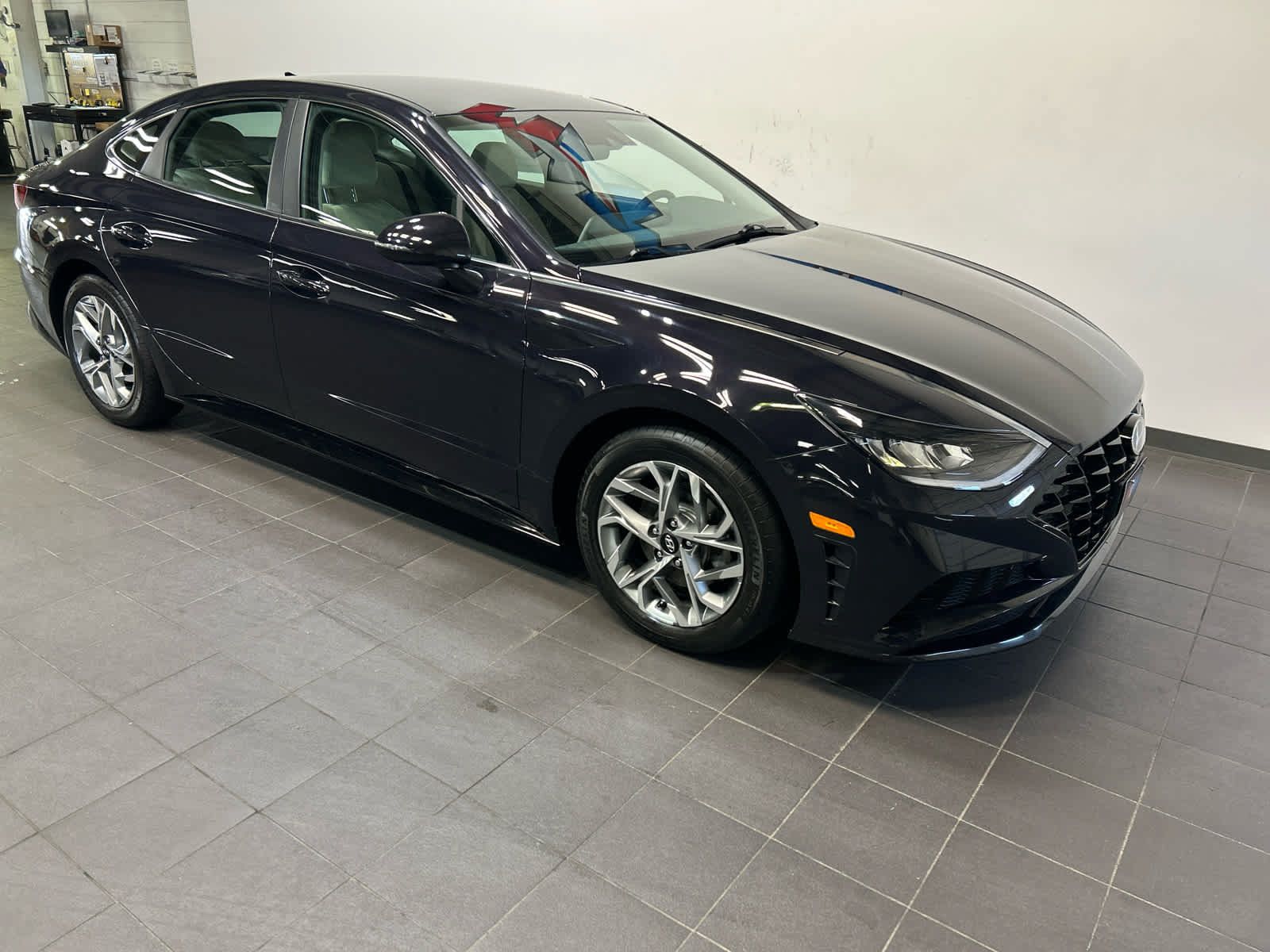 Used 2023 Hyundai Sonata SEL FWD image 2