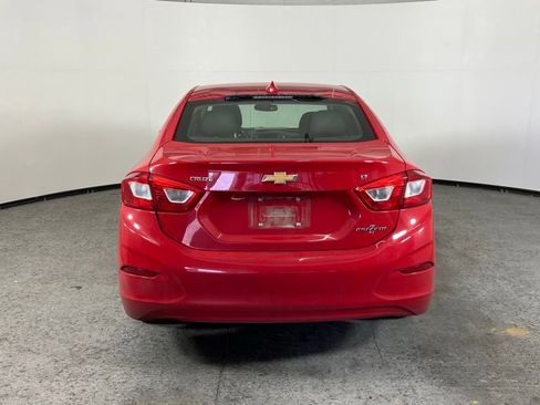 Used 2017 Chevrolet Cruze LT w/ Convenience Package FWD image 5