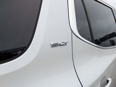 Used 2018 GMC Acadia SLT image 11