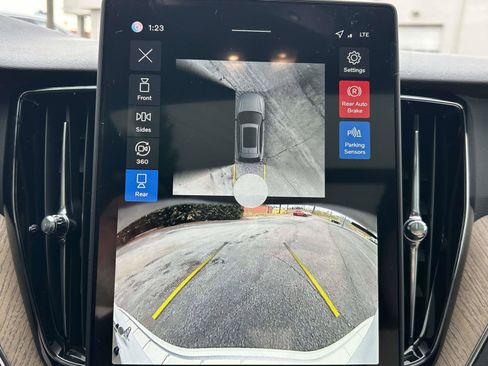 New 2026 Volvo XC60 B5 Plus w/ Protection Package Premier image 29