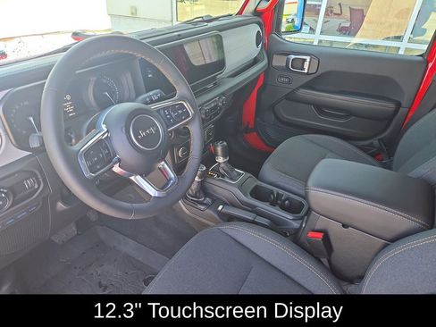 Used 2024 Jeep Wrangler Unlimited Sahara w/ Technology Group AWD/4WD image 28