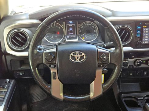 Used 2016 Toyota Tacoma SR5 image 12
